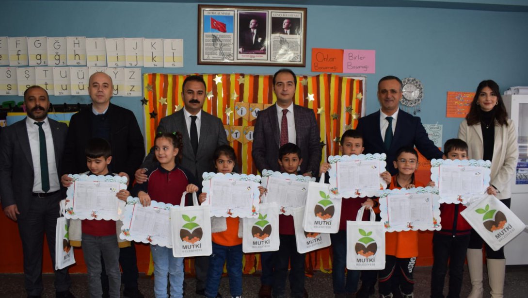 2022/2023 Eğitim Öğretim Yılı 1.Kanaat Dönemi Karne Töreni İlçemiz Atatürk İlkokulu'nda Gerçekleştirildi 