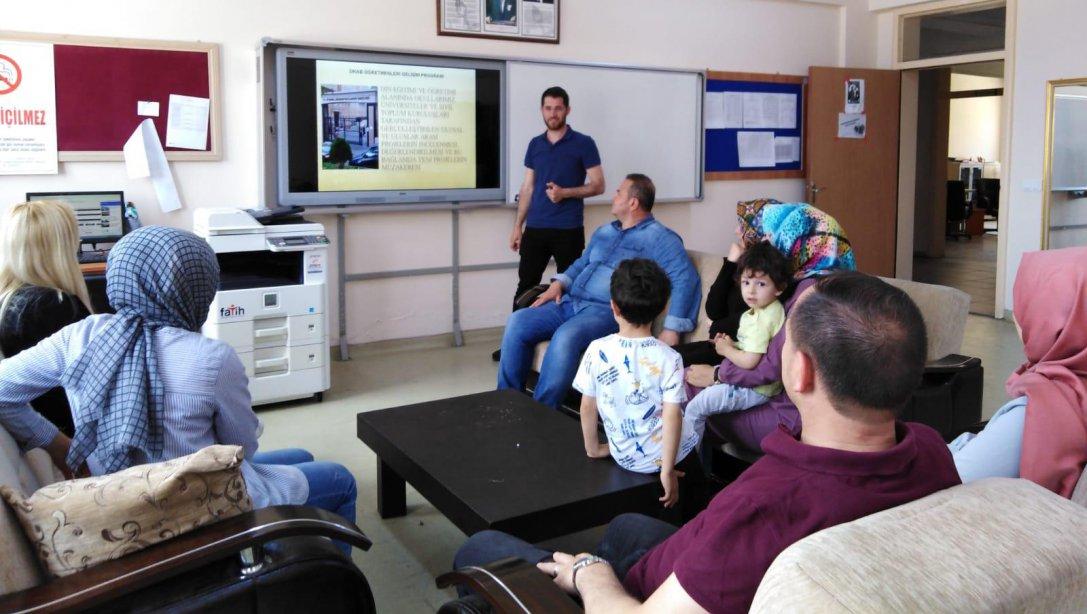 DKAB öğretmenleri Mayıs ayı gelişim programı Mutki Anadolu Lisesi'nde gerçekleştirildi.
